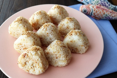 クリームチーズとおかかの<br>ツナおにぎり