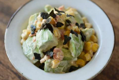 アボカドと鮭、コーンのマヨ和え