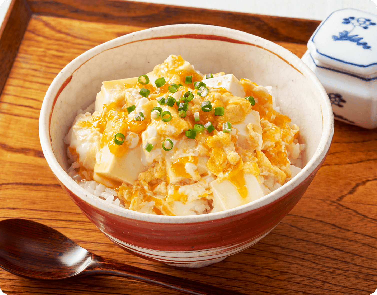 豆腐とろうまたまらん丼