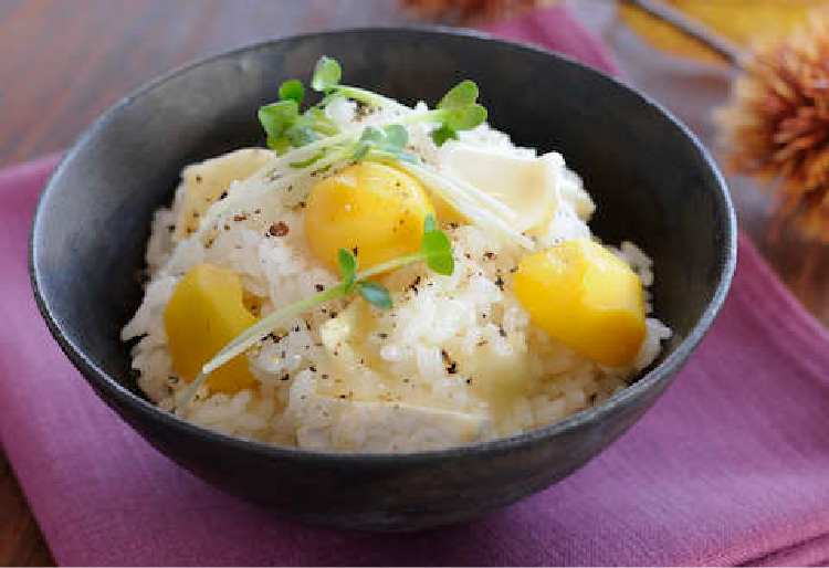 栗とカマンベールチーズの白だし混ぜご飯