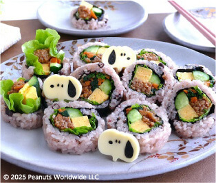 お赤飯でスヌーピー 太巻き