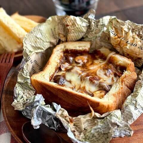 デニッシュ器のビーフシチュー秋のマッシュルーム仕立て